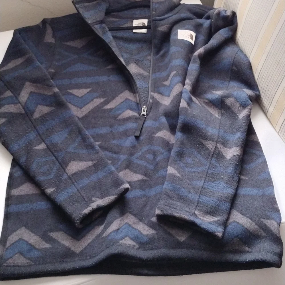 The North Face  Gordon Lyons Aztec 1/4 zip pullover M